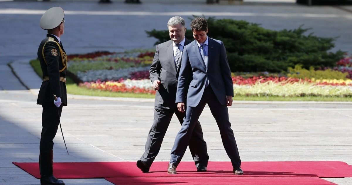 Порошенко просить Раду ратифікувати угоду про зону вільної торгівлі України з Канадою
