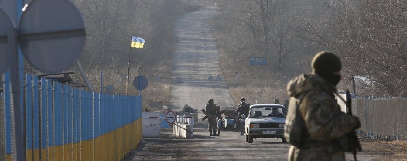 На Луганщине военные заняли пятиэтажку и не впускают жителей домой – правозащитники