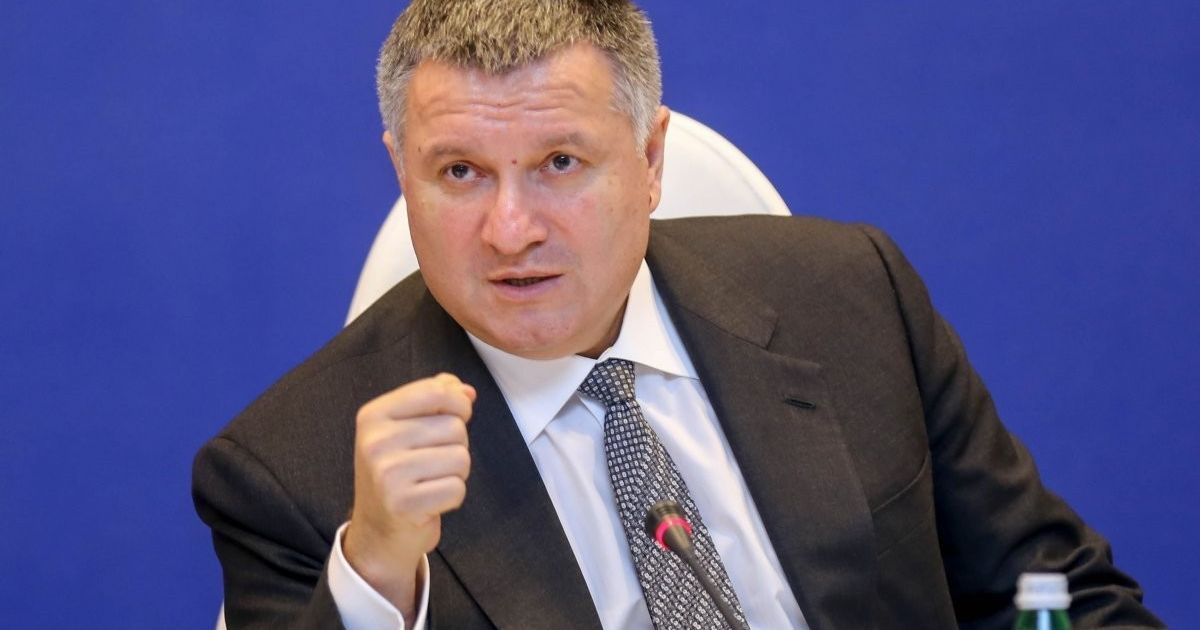 Безответственный маргинал. Аваков прокомментировал план Артеменко об "аренде Крыма"