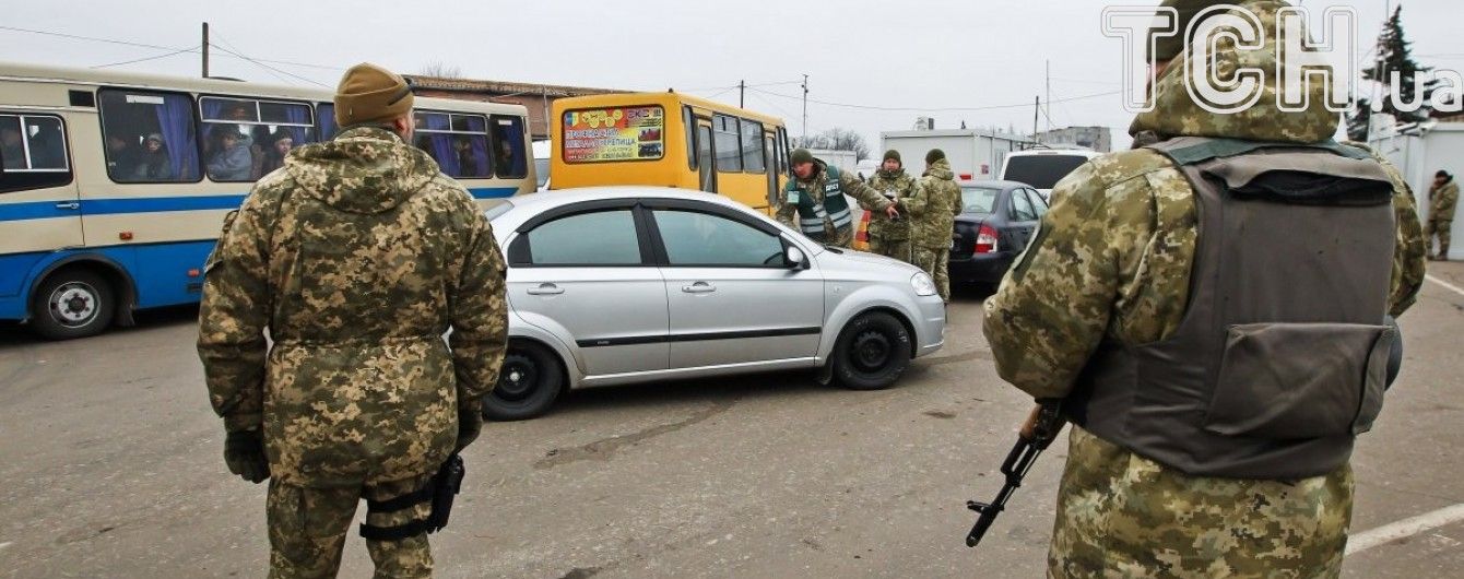 Окупанти ОРДЛО почали систематично зривати графіки роботи КПВВ на лінії розмежування
