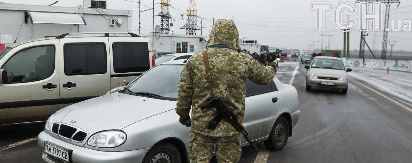 Ворог із гранатометів і стрілецької зброї атакував КПП "Мар'їнка"