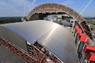 Французька компанія завершила будівництво захисної арки над чорнобильским саркофагом