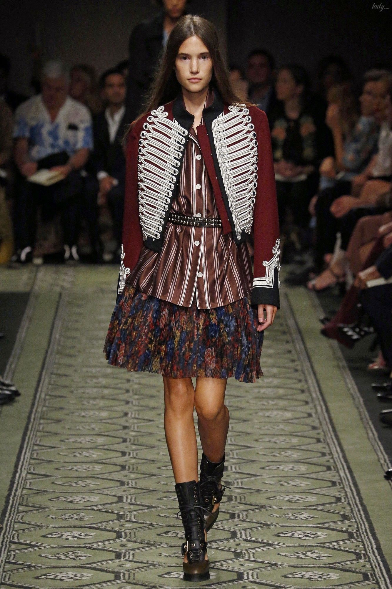 Коллекция Burberry прет-а-порте сезона весна-лето 2017_19