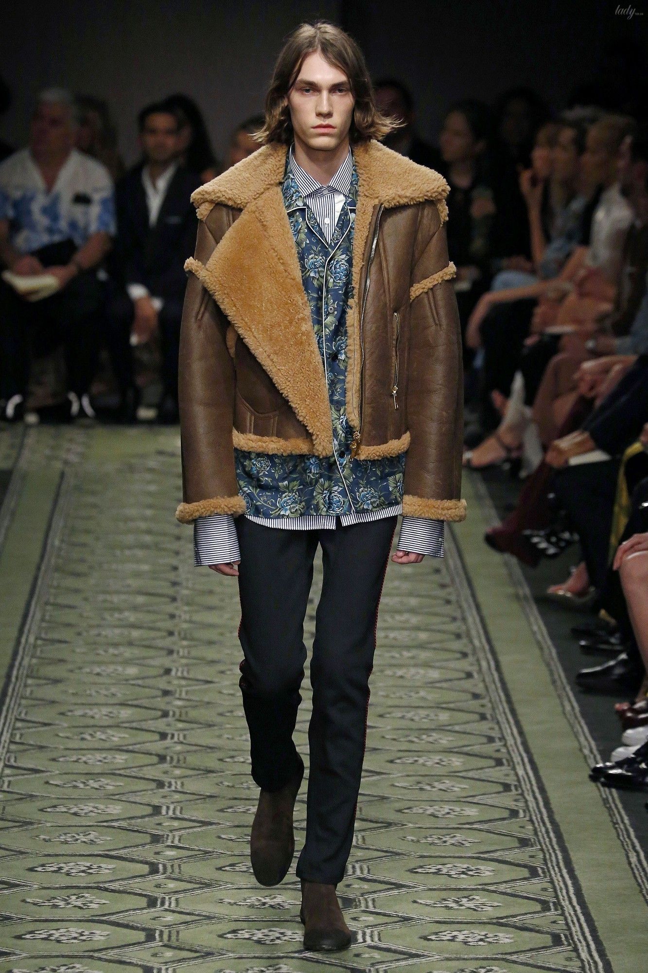 Коллекция Burberry прет-а-порте сезона весна-лето 2017_46