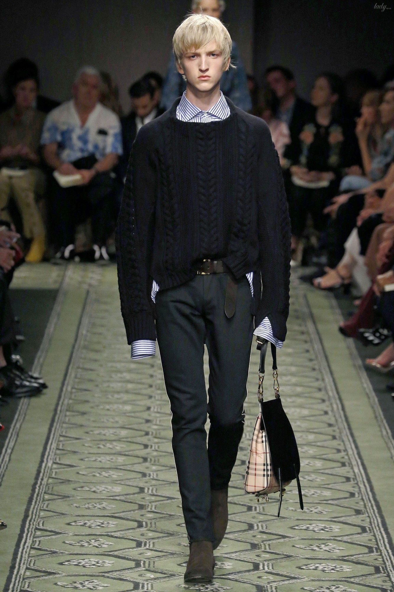 Коллекция Burberry прет-а-порте сезона весна-лето 2017_68