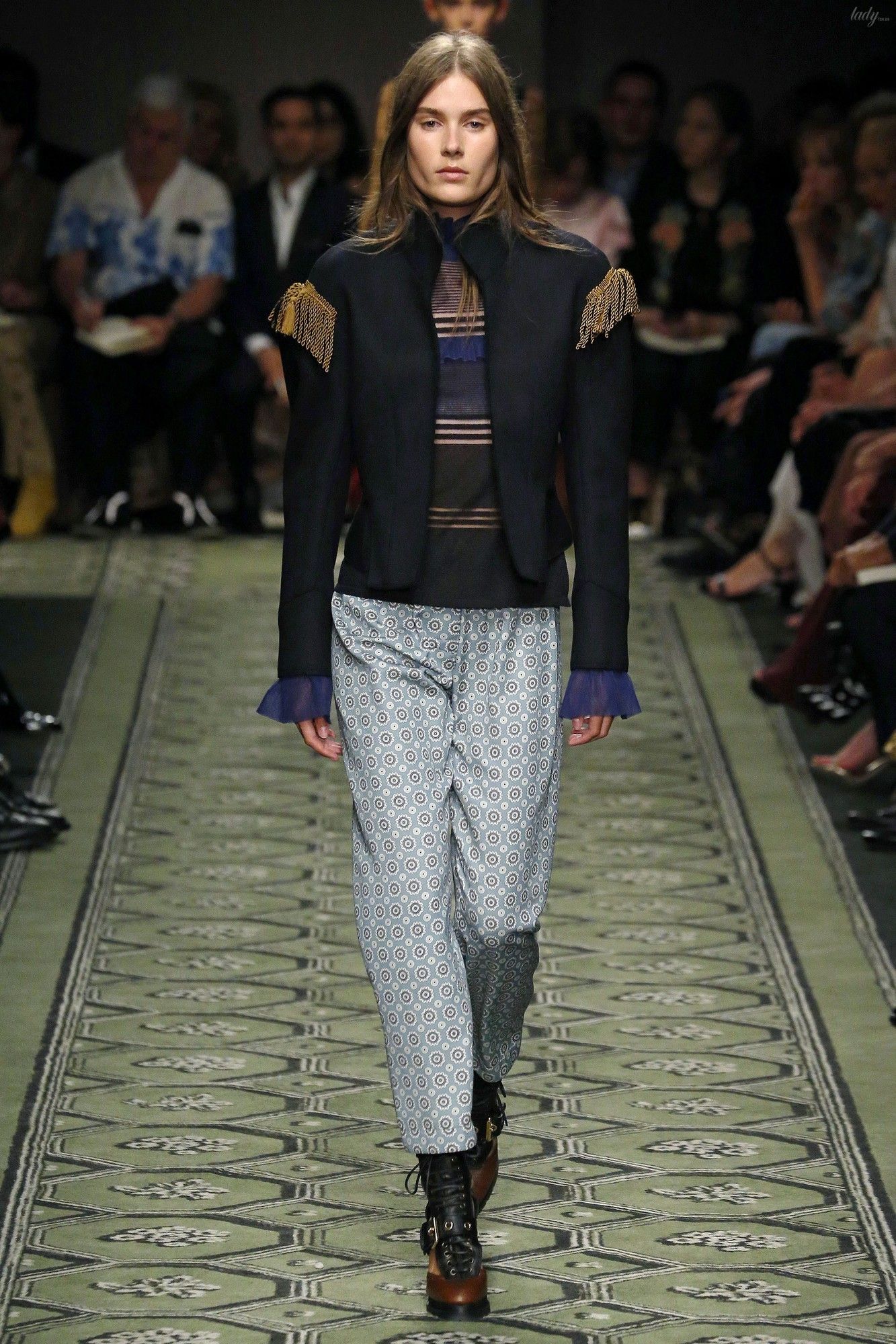 Коллекция Burberry прет-а-порте сезона весна-лето 2017_72