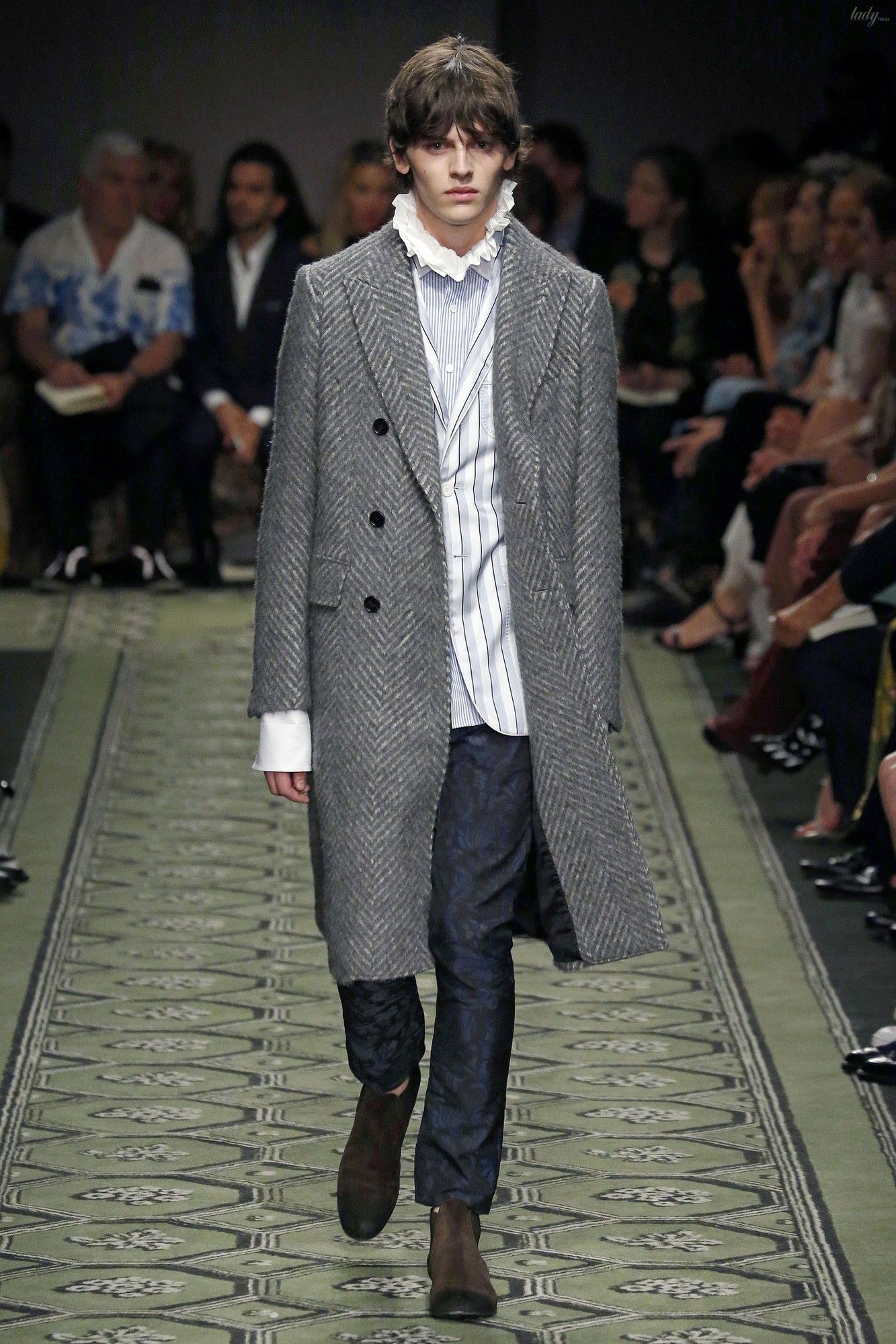 Коллекция Burberry прет-а-порте сезона весна-лето 2017_74