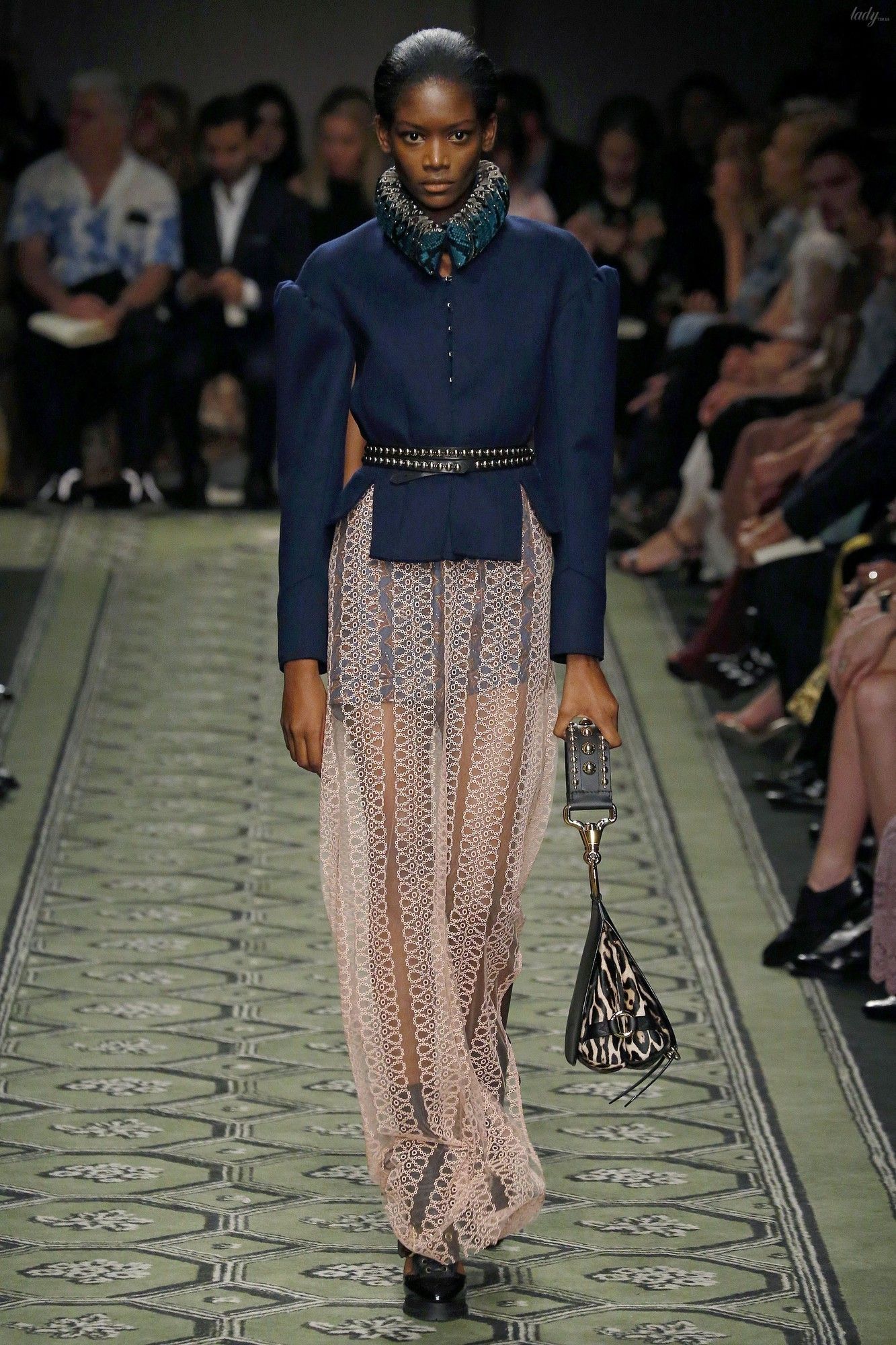 Коллекция Burberry прет-а-порте сезона весна-лето 2017_82