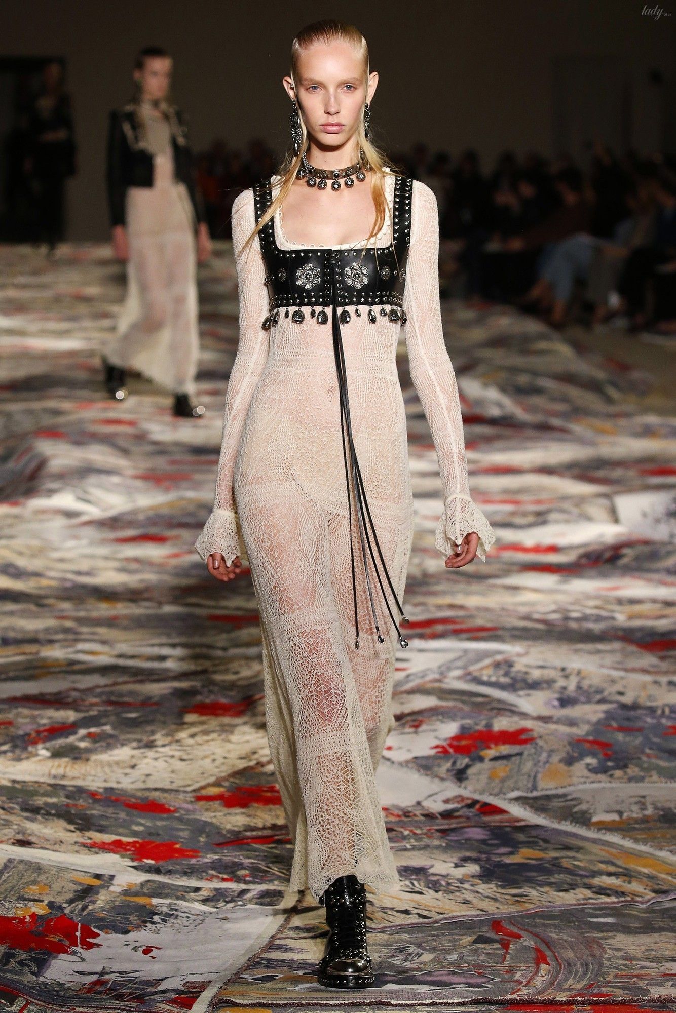 Коллекця Alexander McQueen прет-а-порте сезона весна-лето 2017_1