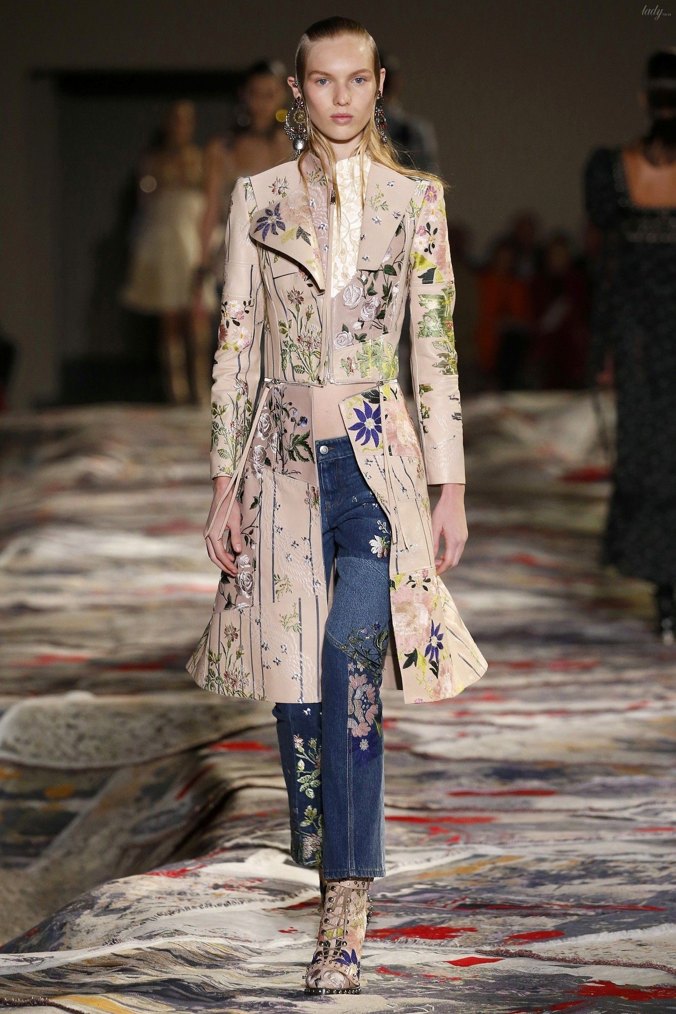 Коллекця Alexander McQueen прет-а-порте сезона весна-лето 2017_18