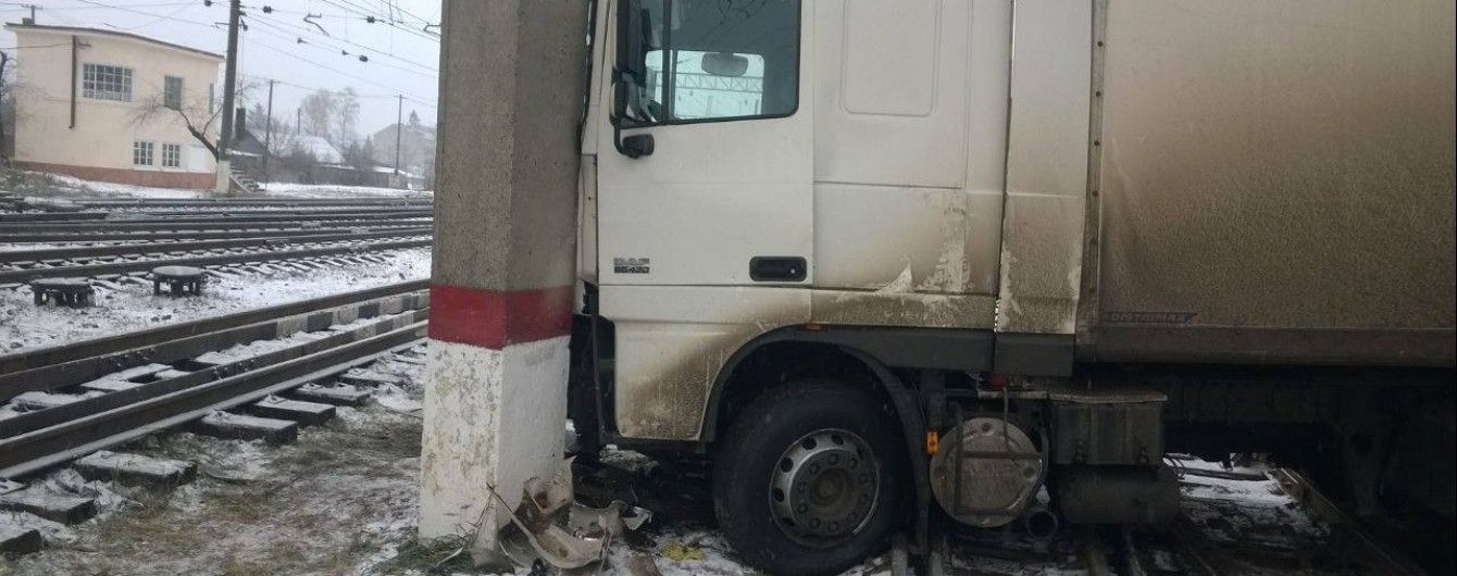 Железнодорожники показали последствия аварий из-за непогоды