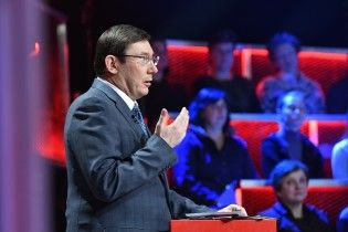 "Прозевали момент". Порошенко признал ошибки в закупках для военных - Луценко