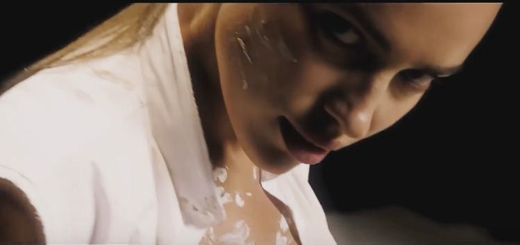 Ірина Шейк для відео Love_3