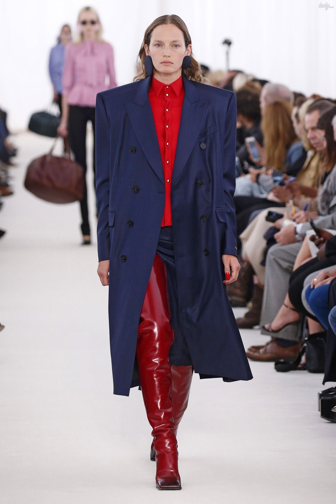 Коллекция Balenciaga прет-а-порте сезона весна-лето 2017_15