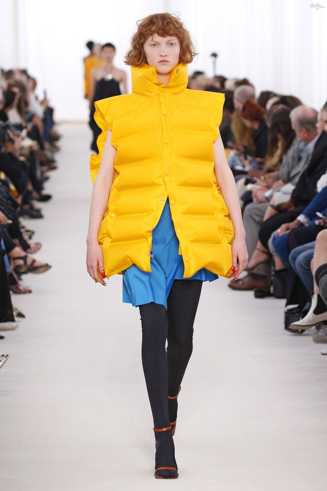 Коллекция Balenciaga прет-а-порте сезона весна-лето 2017_37
