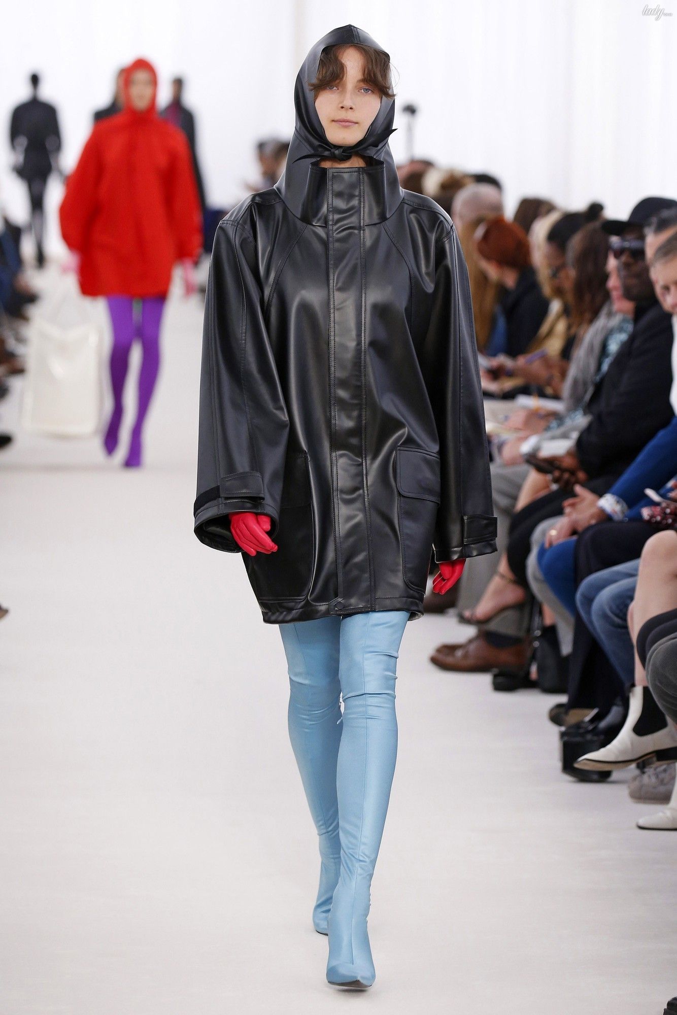 Коллекция Balenciaga прет-а-порте сезона весна-лето 2017_42