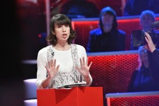 Чорновол ворвалась на брифинг главы ГБР и принесла ему "сообщения" о преступлении