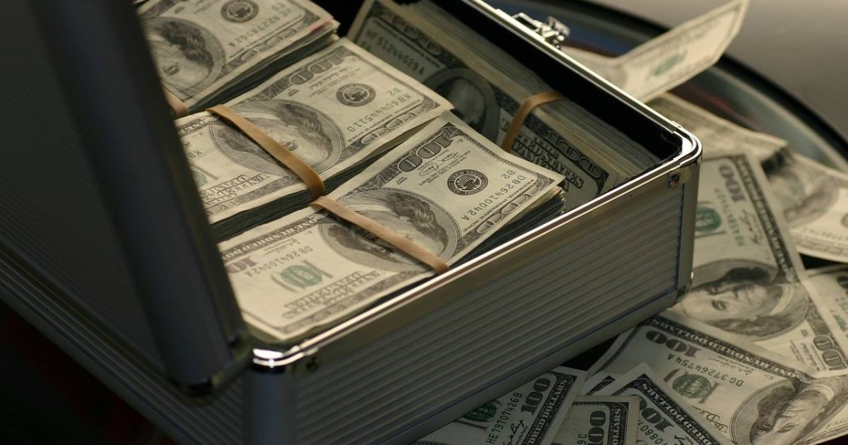 Государство списало 300 миллионов долларов со счетов PrivatBank Cyprus Branch