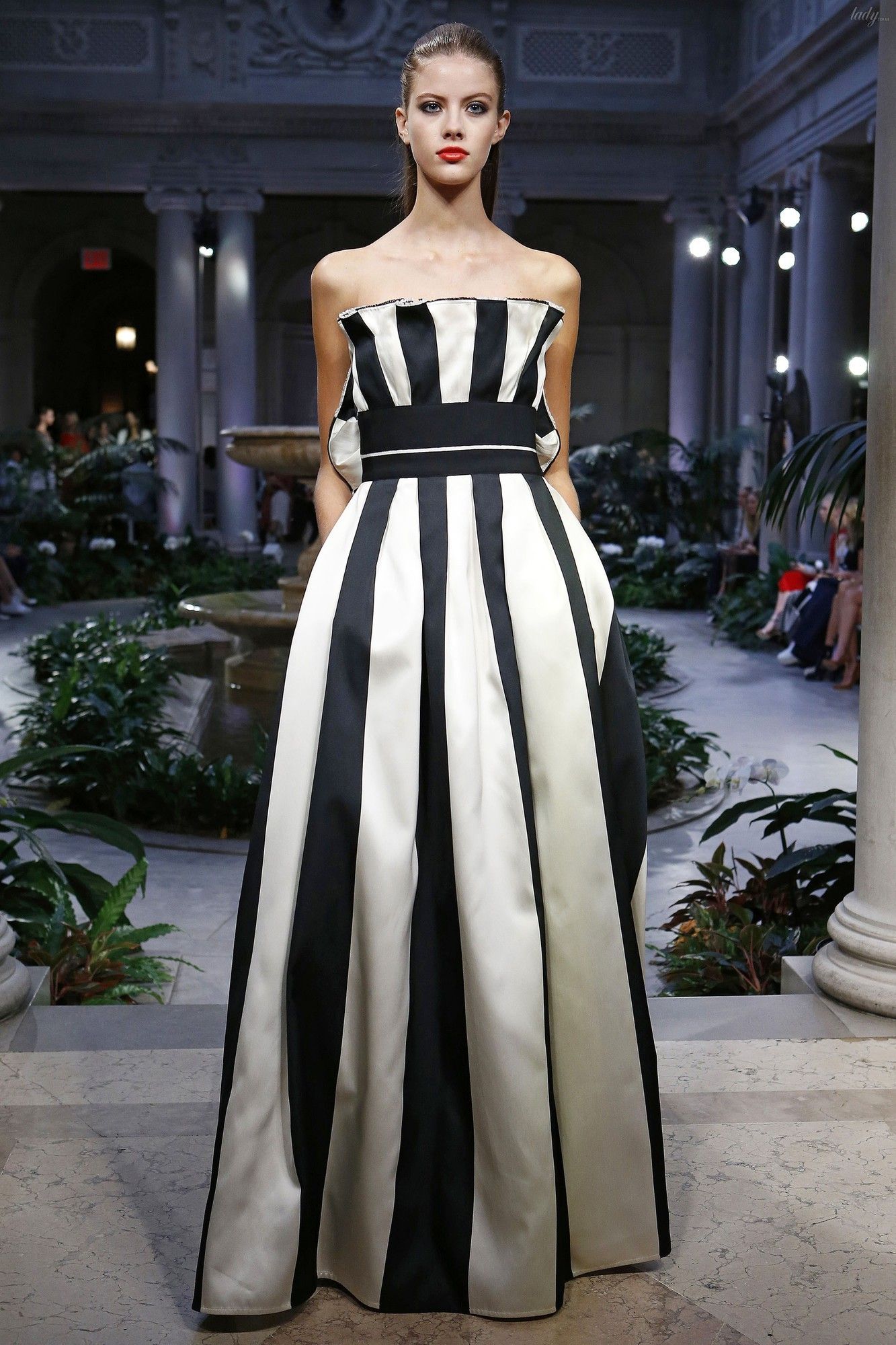 Коллекция Carolina Herrera прет-а-порте сезона весна-лето 2017_18