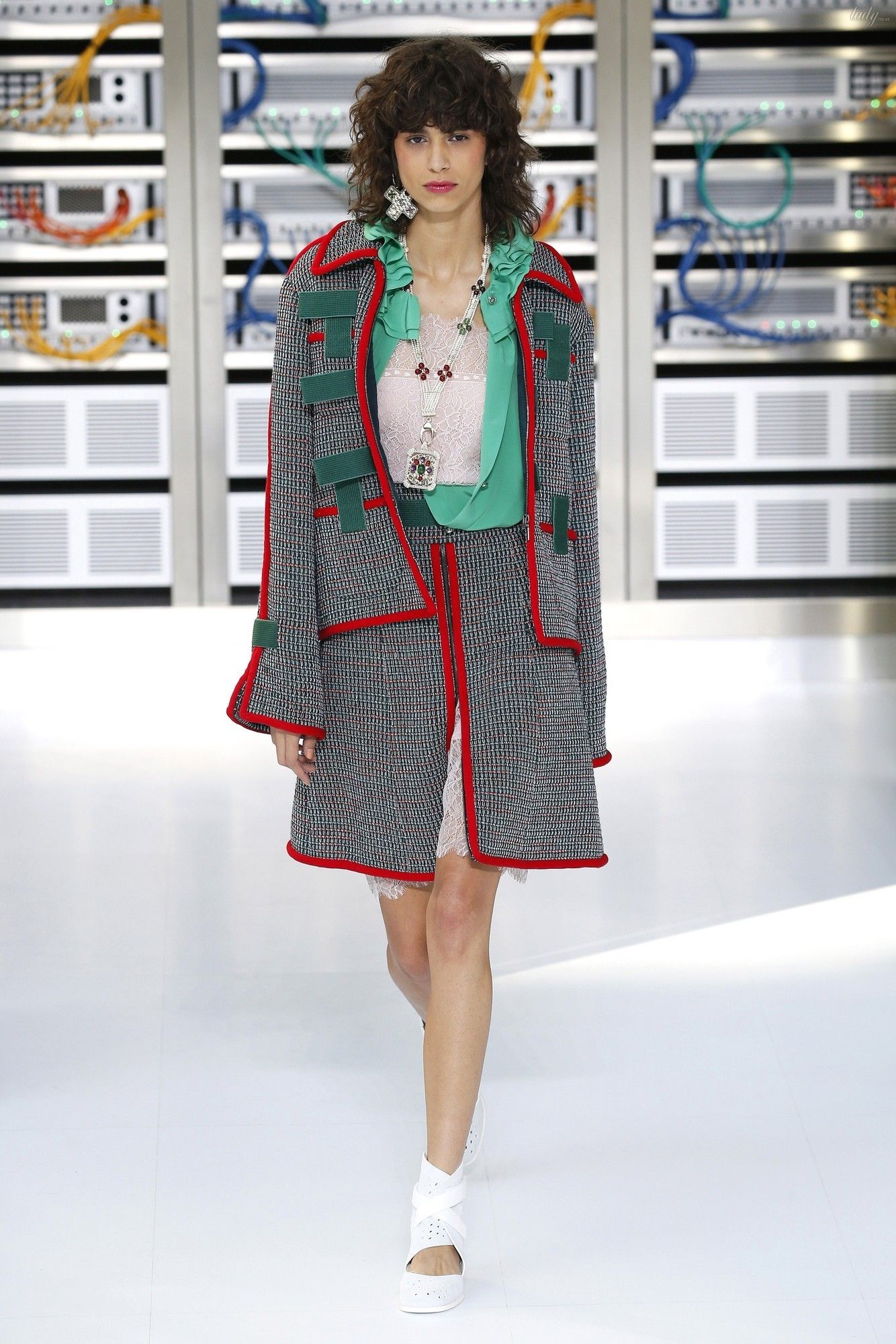 Коллекция Chanel прет-а-порте сезона весна-лето 2017_5