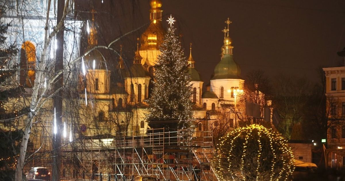 В Киеве из-за открытия главной елки временно изменят маршруты некоторых троллейбусов