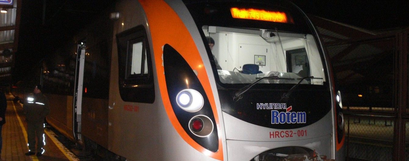 Залізничники розповіли про перші проблеми під час купівлі квитків на новий потяг до Перемишля