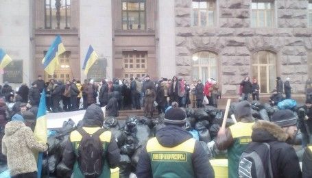 Забитая спина и ребра: активисты рассказали о пострадавших на митинге владельцев МАФов под КГГА