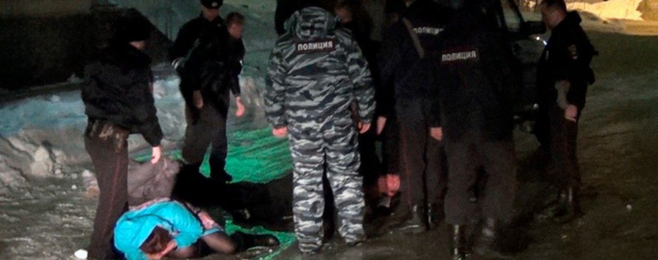 У Росії корпоратив співробітниць психлікарні завершився феєричною бійкою через кульку, яка лопнула