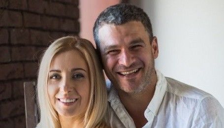 С наступающим: новогоднее видеопоздравление от Арсена Мирзояна и Тони Матвиенко