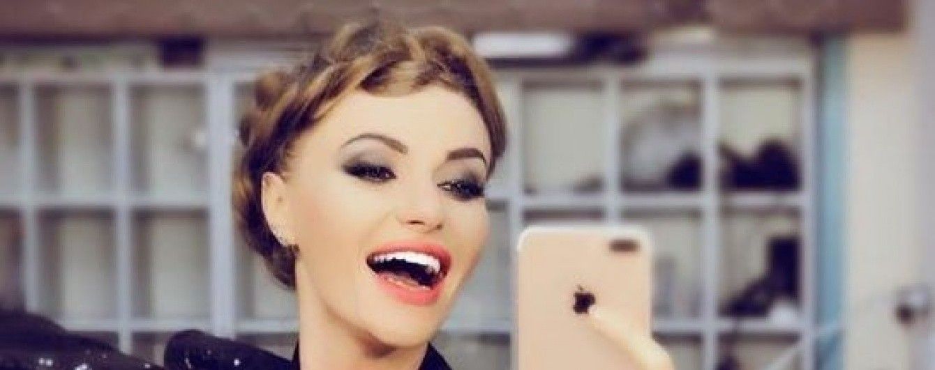 "НеАнгел" в пижаме: Слава Каминская пообещала украинцам, что их желания сбудутся