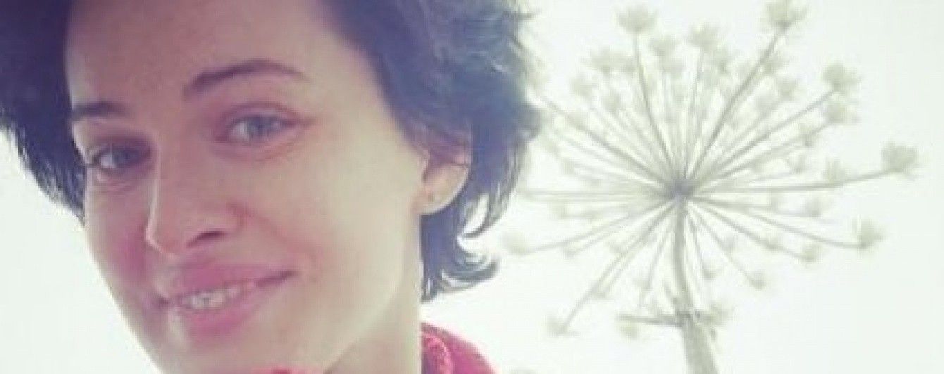 Секс-бомба Астаф'єва перевтілилася у бідну селянку в пошарпаному одязі