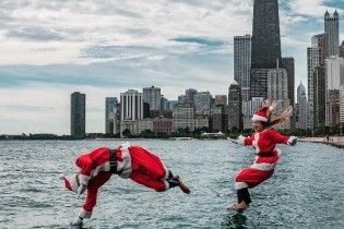 Санта Клауси-серфери та "жива" таблиця Менделеєва. Найпопулярніші фото з Instagram