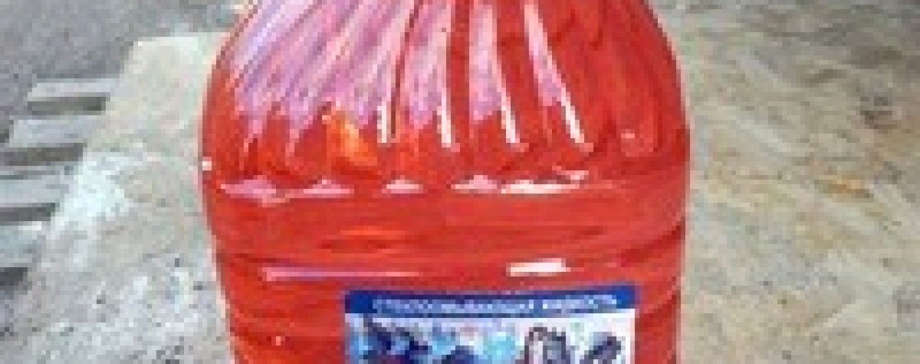 В России три человека умерли после распития стеклоочистителя "Дед Мороз"