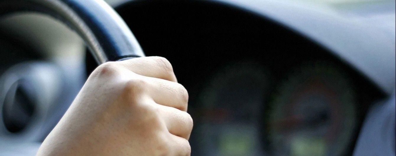 У Чернівцях нетверезий водій віз із собою сечу для підміни аналізу на сп’яніння