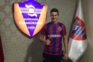 Турецкий "Карабюкспор" подписал третьего украинского футболиста