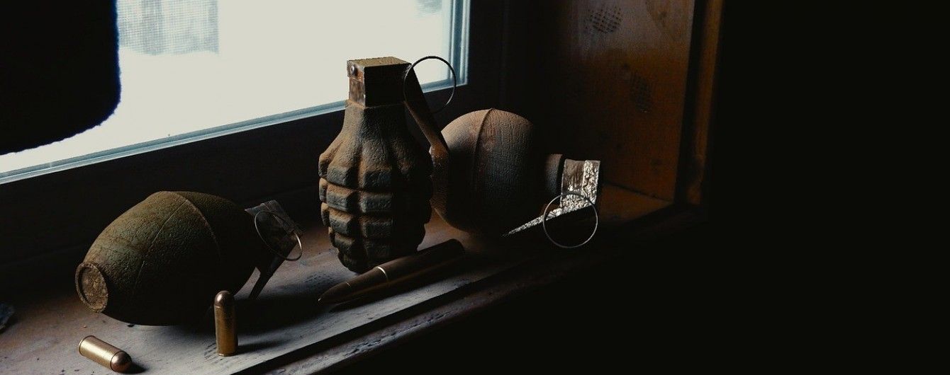На Харківщині в автобусі колишній афганець годину тримав у руці гранату без чеки, яку відібрав у п’яного пасажира