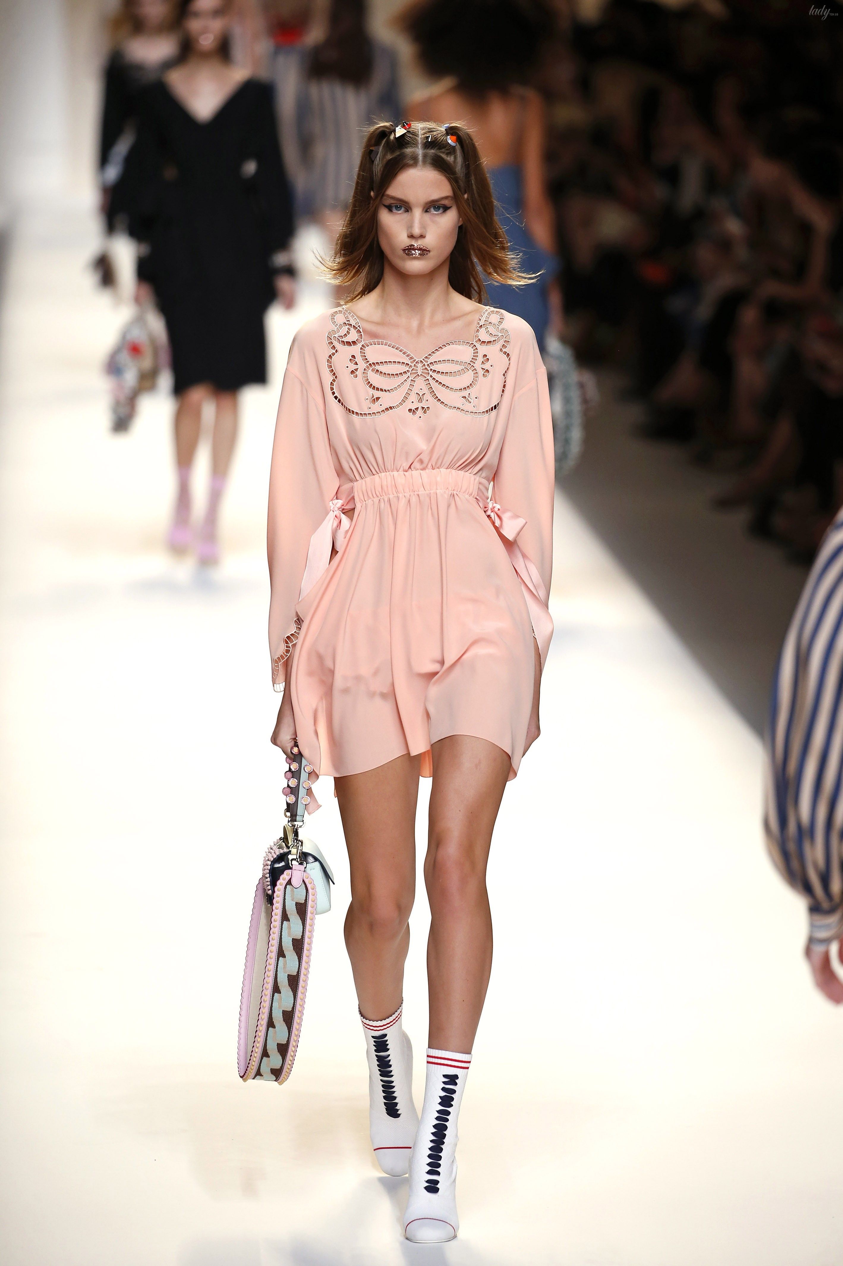 Коллекция Fendi прет-а-порте сезона весна-лето 2017_23
