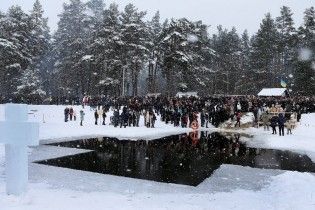 Безпечне Водохреще: рятувальники дали поради українцям, як уникнути біди під час пірнання