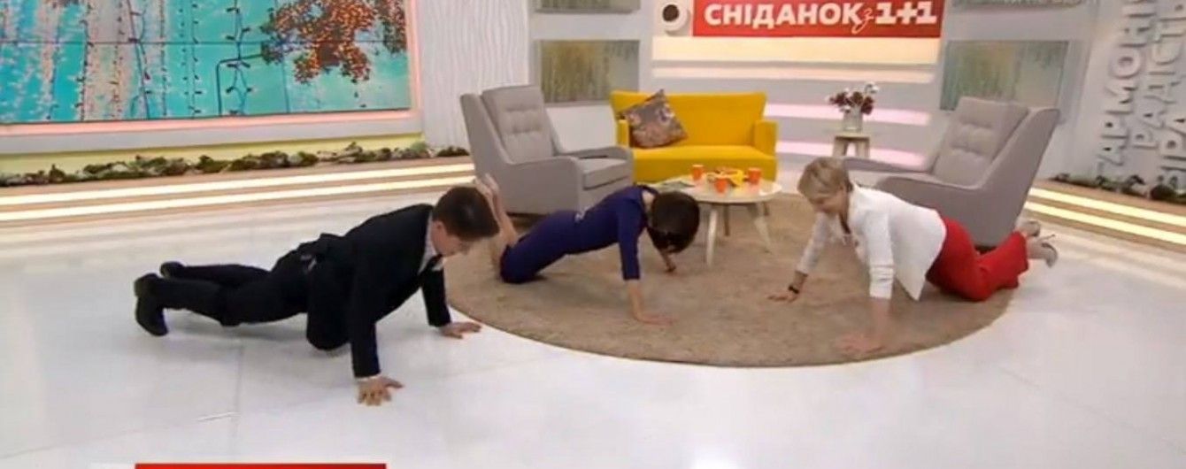 #22PushUpChallenge. Падалко, Леончук та Анатоліч відтиснулися у прямому ефірі 22 рази