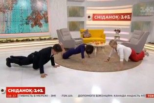 #22PushUpChallenge. Падалко, Леончук та Анатоліч відтиснулися у прямому ефірі 22 рази