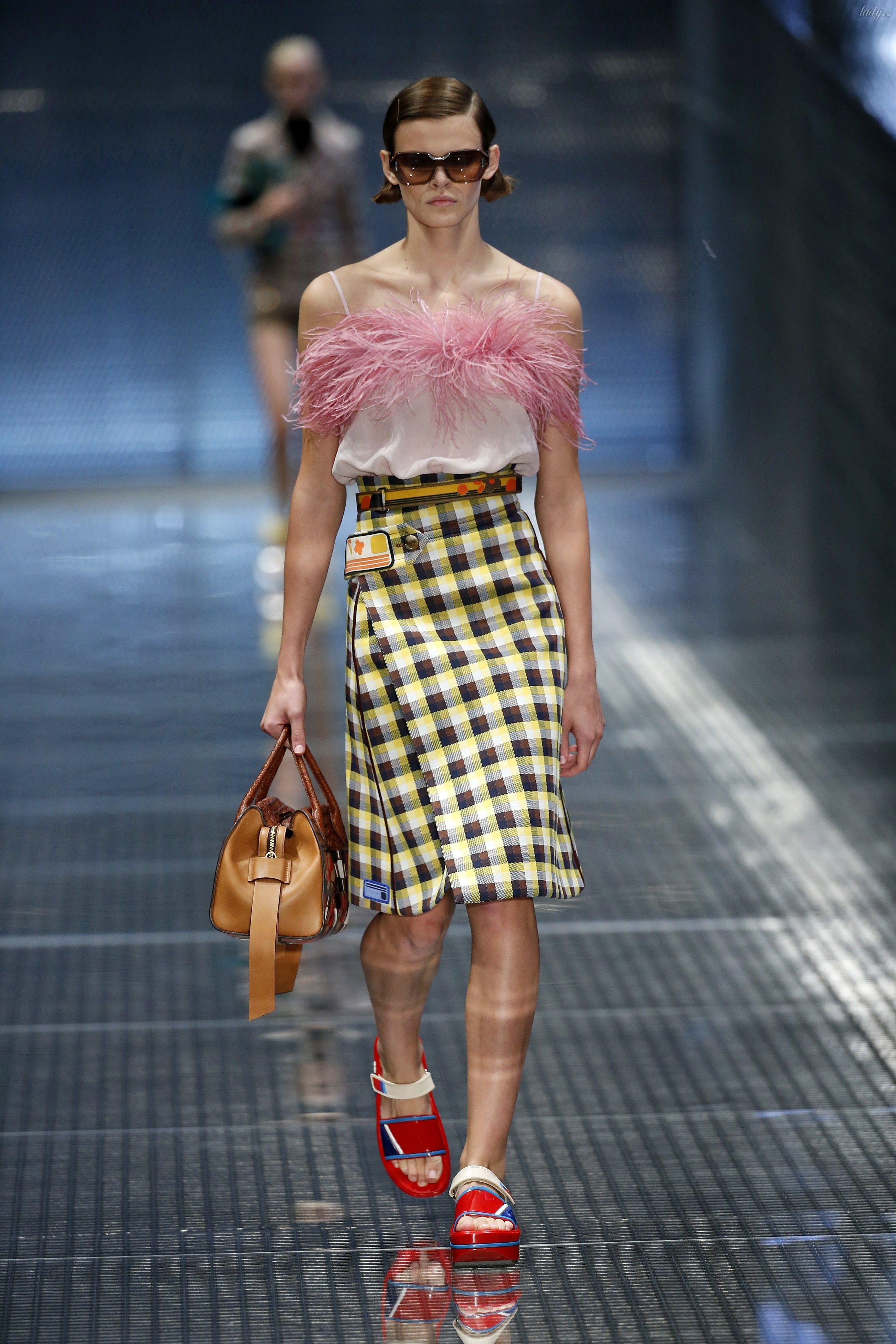 Коллекция Prada прет-а-порте сезона весна-лето 2017_18