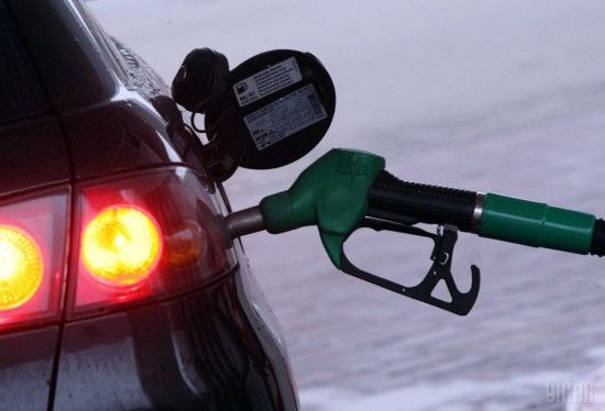 Українські АЗС у перший день зими підняли вартість бензину та дизельного пального