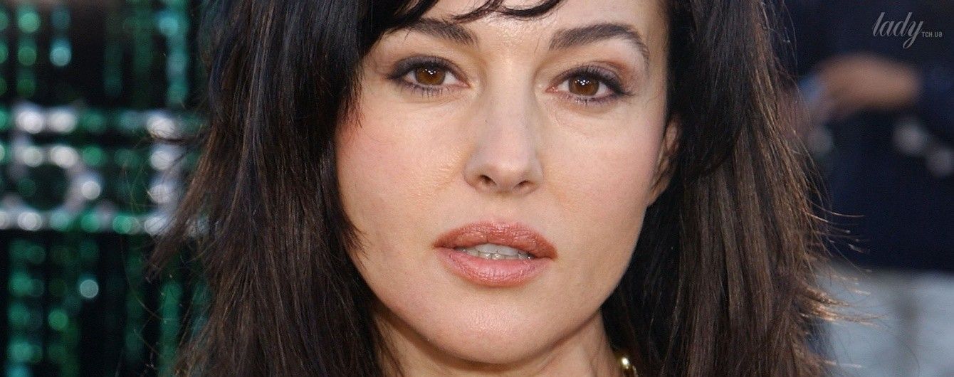 Глаз не оторвать: самые красивые декольте звезд