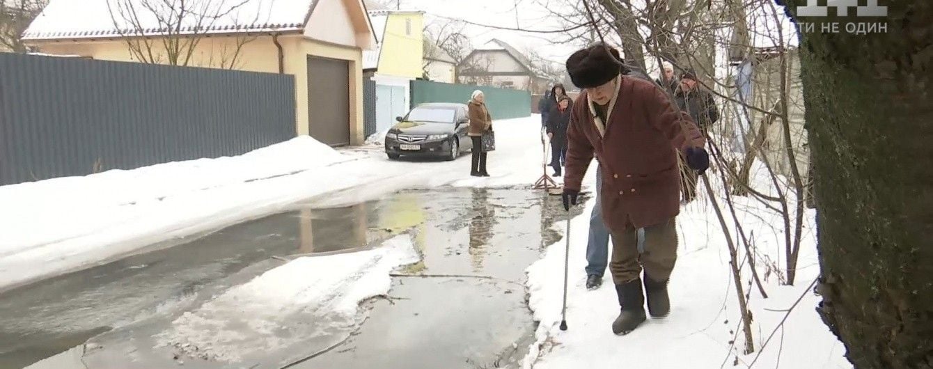 На околиці Києва річка з нечистот спричиняє епідемії гепатиту у містян