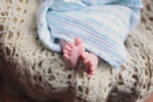 В Черкассах нашли зарезанного младенца
