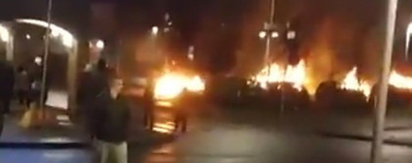 В Стокгольме десятки молодых людей устроили погромы