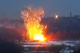 В Сети появилось видео, как украинский офицер одним выстрелом из ПТРК уничтожил БМП боевиков