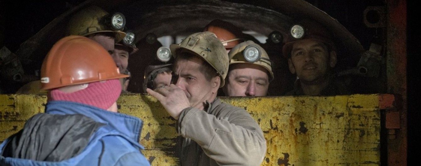 На Волыни горняки отказываются подниматься на поверхность из-за многомесячной задолженности по выплате зарплат