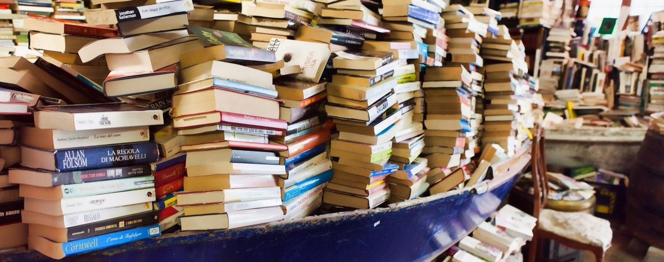 Журналісти озвучать книги для незрячих: спецлітературу передадуть в бібліотеки по всій Україні