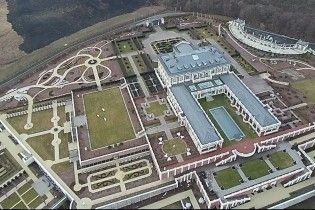 Мільярдер та радник Порошенка звів власний "Версаль" поблизу Феофанії – ЗМІ